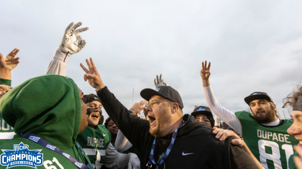 DuPage defeats Rochester 33-29 to win DIII Football Championship
