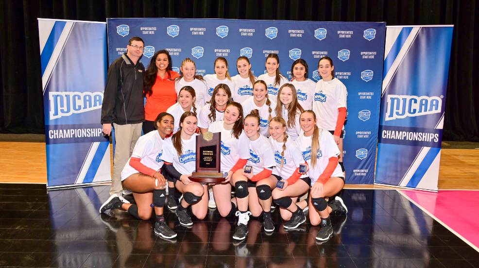 Cowley completes undefeated season, wins DII Volleyball Championship